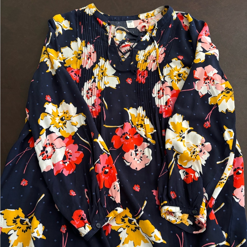 Old Navy women’s floral blouse